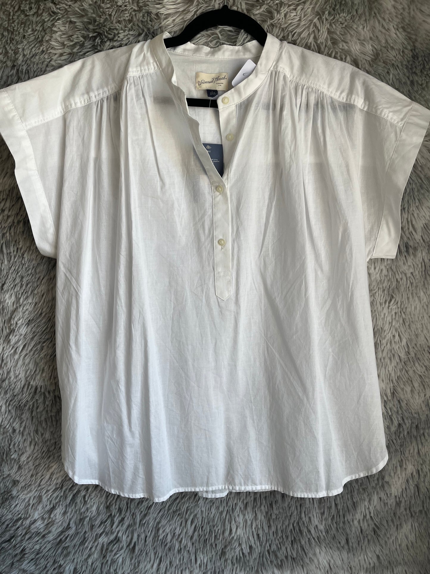 UniversalT- large women’s NEW