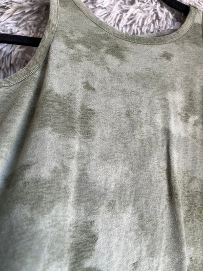 Old navy- M 8