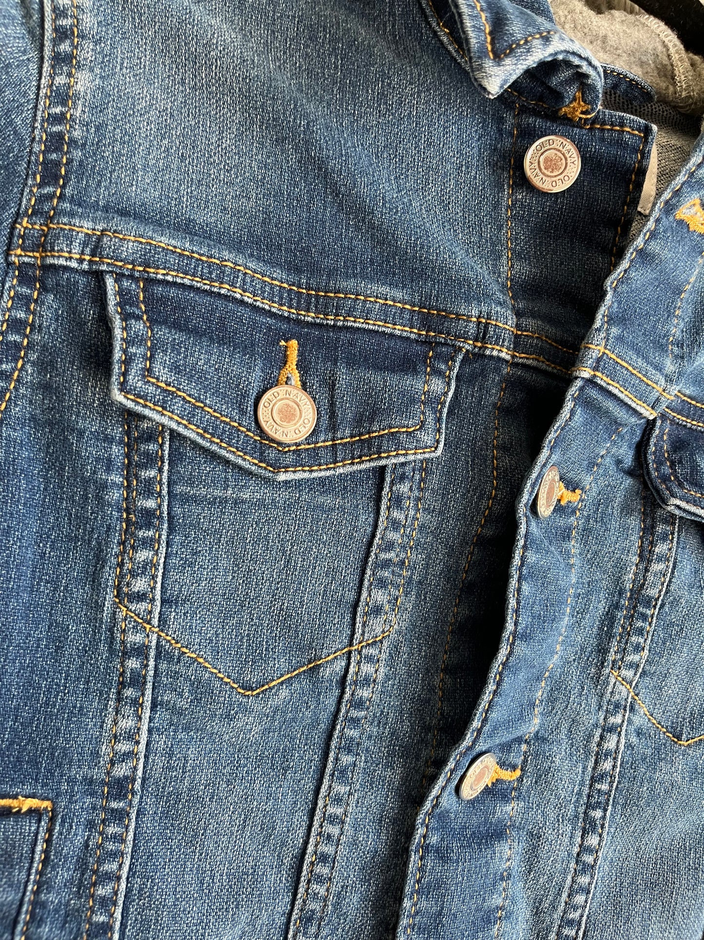 Old navy- M 8