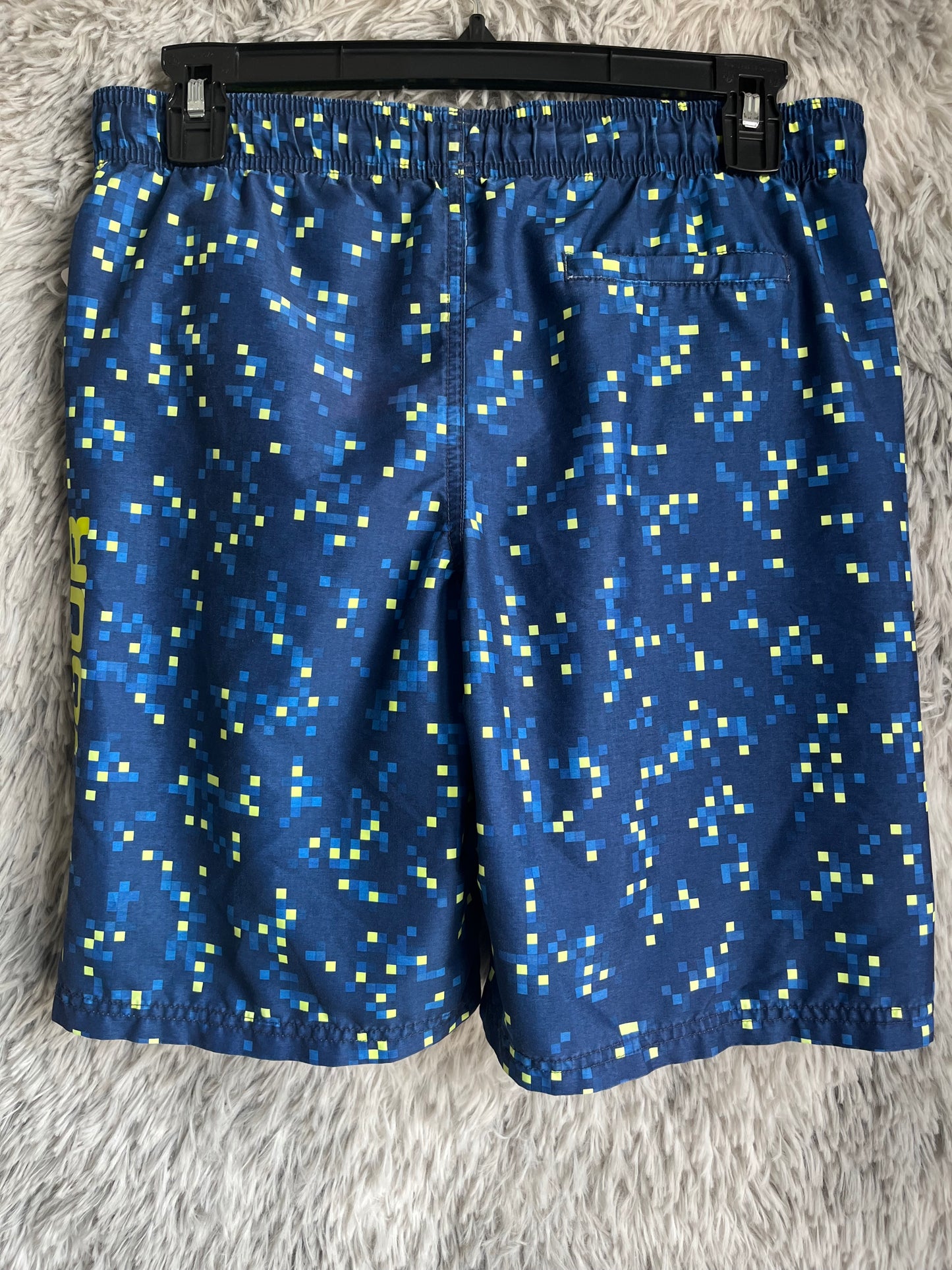 UA- fit like L/XL