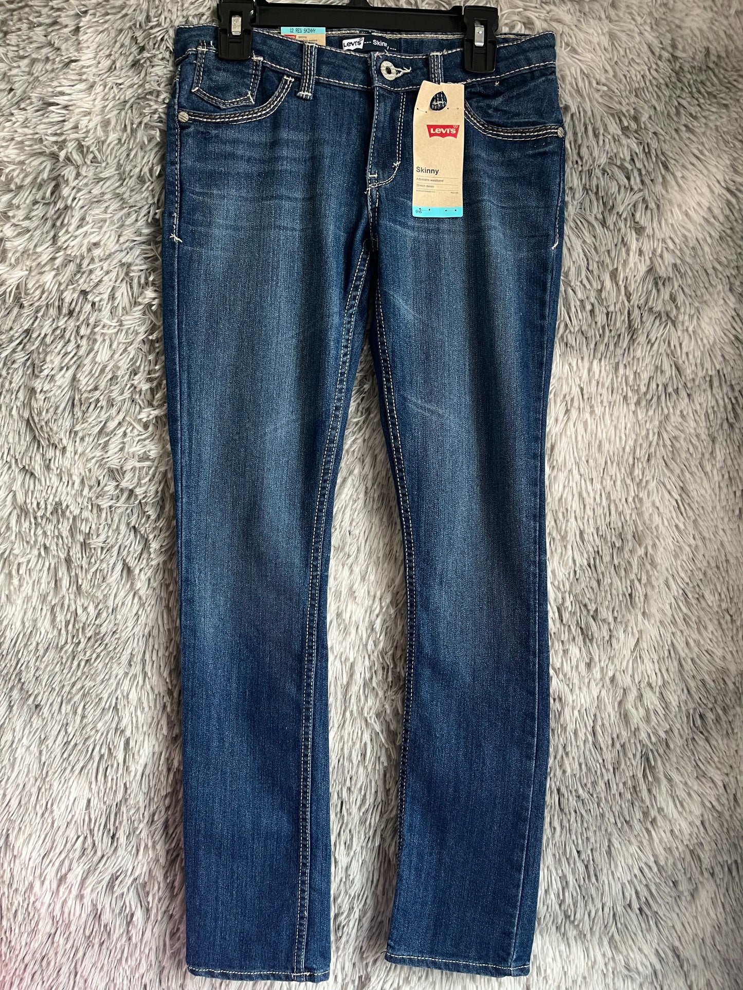 Levi’s- 12 NEW