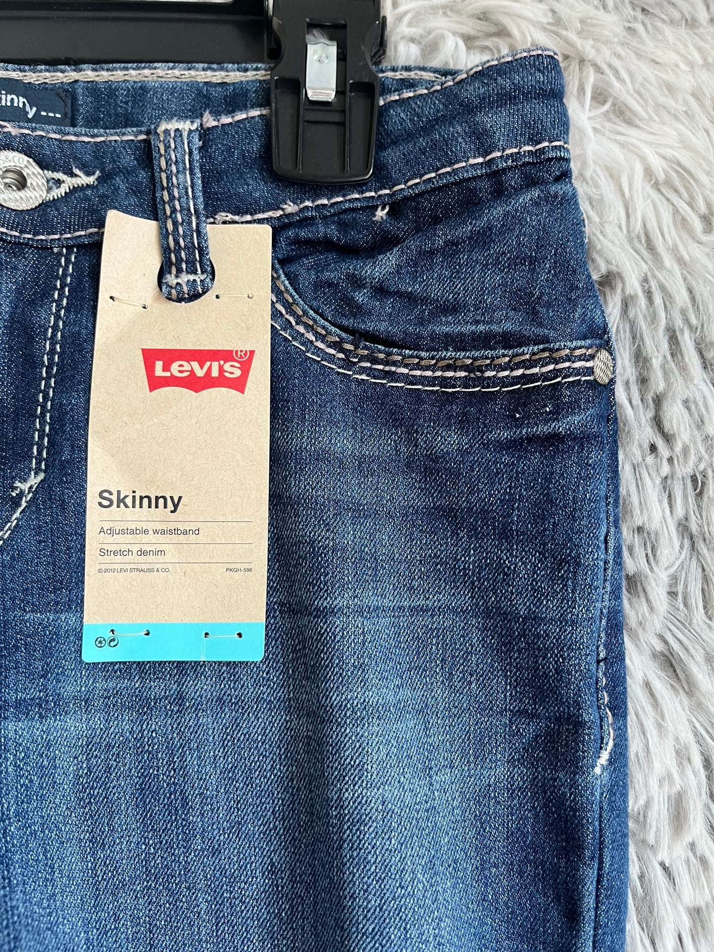 Levi’s- 12 NEW