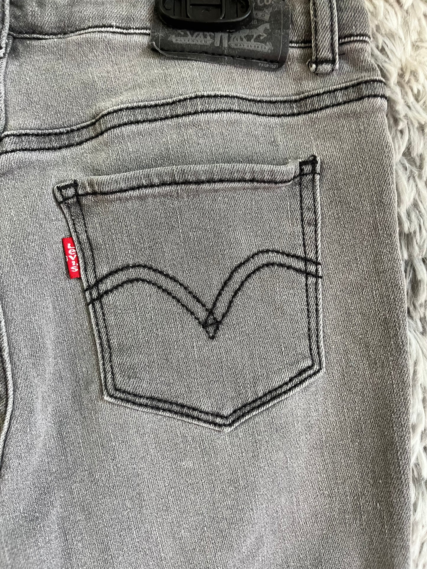 Levi’s- 9/10