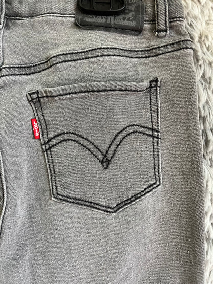 Levi’s- 9/10